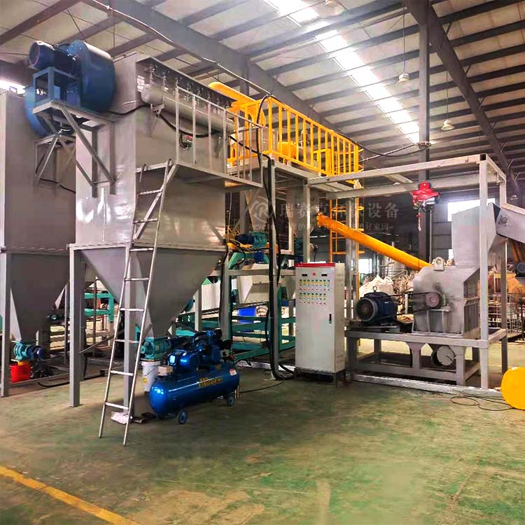 鋰電池破碎機(jī).jpg 鋰電池破碎機(jī).jpg