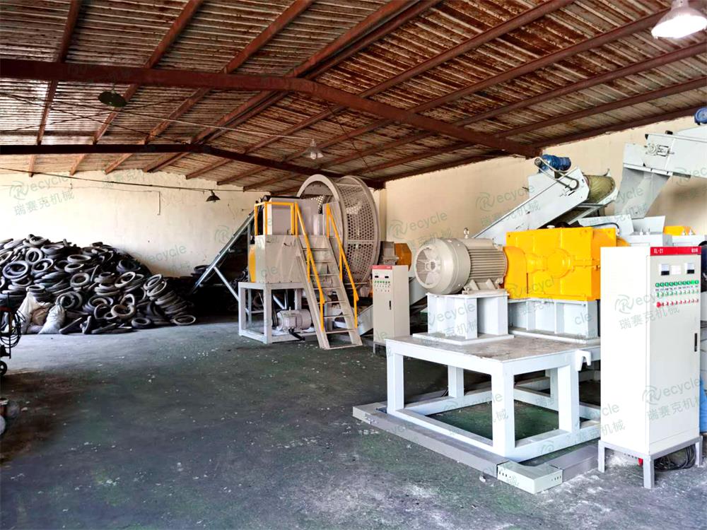 廢輪胎破碎分選設備.jpg 廢輪胎破碎分選設備.jpg
