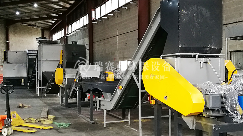 廢輪胎破碎分選設(shè)備.jpg 廢輪胎破碎分選設(shè)備.jpg