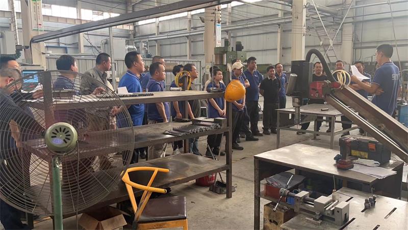 瑞賽克機加部門開展鉗工實操培訓(xùn)作業(yè)培訓(xùn)